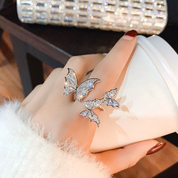 NEW 18k Huge White Gold Diamond Butterfly Ring - Picture 2 of 5